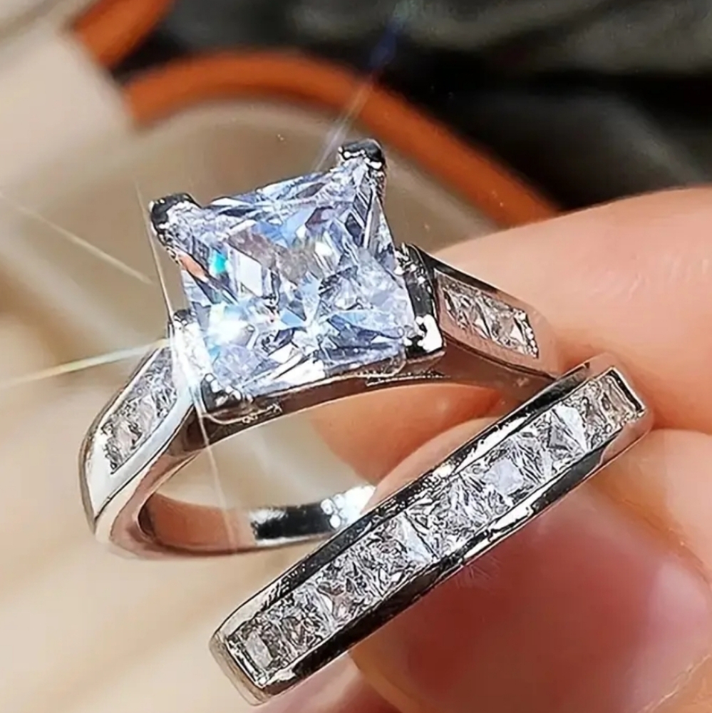 Silver Cubic Zirconia Wedding Rings 2pc  Set NWOT